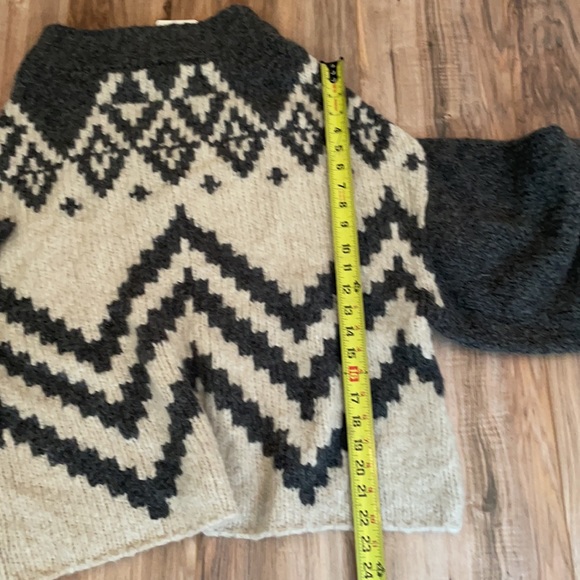 Free People oversized boho shrug sweater - Picture 9 of 9